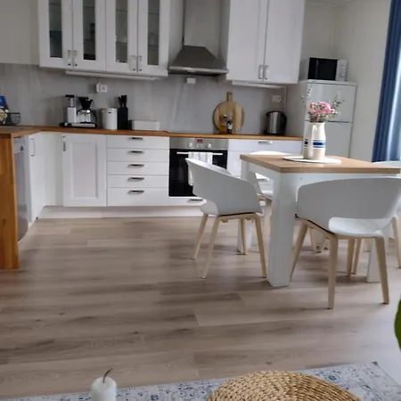 Light Home Apartment Alesund With Free Parking Exterior photo